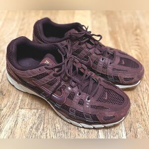 Nike Men’s P-6000 Dark Pony Burgundy Crush Shoes